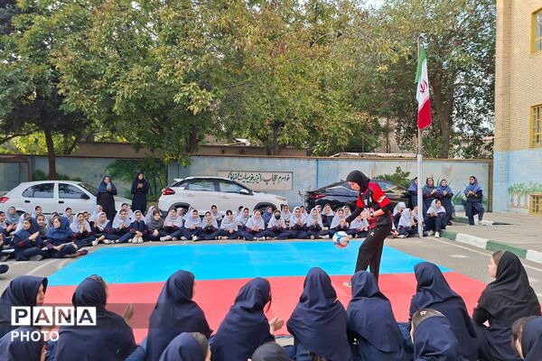 افتتاحیه المپیاد ورزشی درون مدرسه‌ای در آموزشگاه ۱۳ آبان ملارد