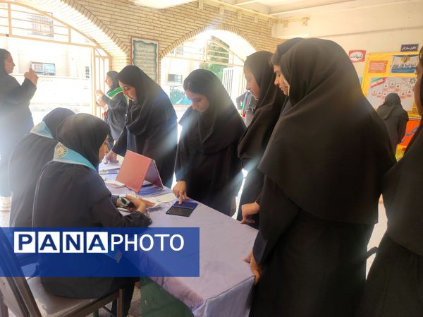 انتخابات شورای دانش‌آموزی شهرستان بندرلنگه