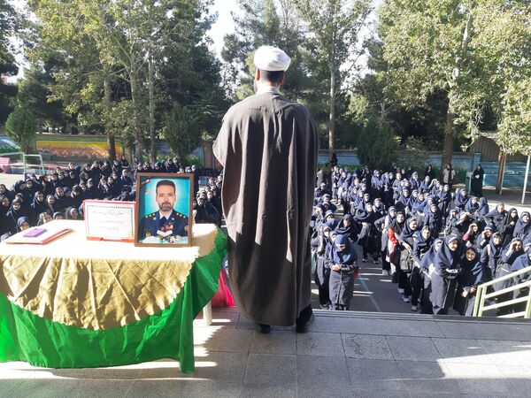 ماه دانایی فرا میرسد