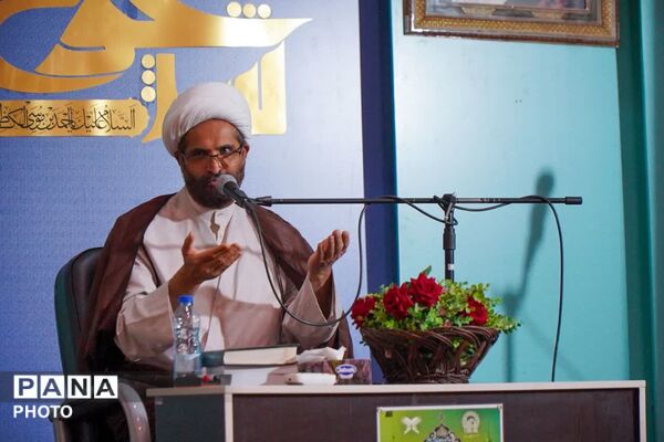 پنجمین همایش پاسداشت خادمیاران قرآنی فارس در حرم شاهچراغ (ع)