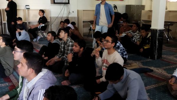 قرائت زیارت حضرت فاطمه (س) در دبیرستان شاهد ابوذر غفاری 