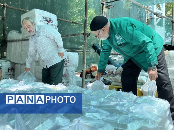 سفره غذای ۴۰ هزار نفری عید غدیر در مشهد برپا شد