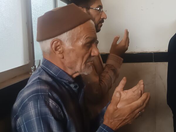 نماز جمعه با حضور پرشور مردم ولایتمدار نیشابور 