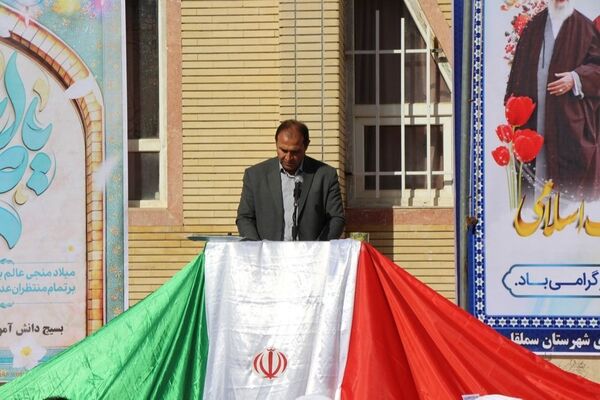 طنین زنگ انقلاب در هنرستان فارابی؛ آغاز شور و جشن دهه فجر در شهرستان سملقان