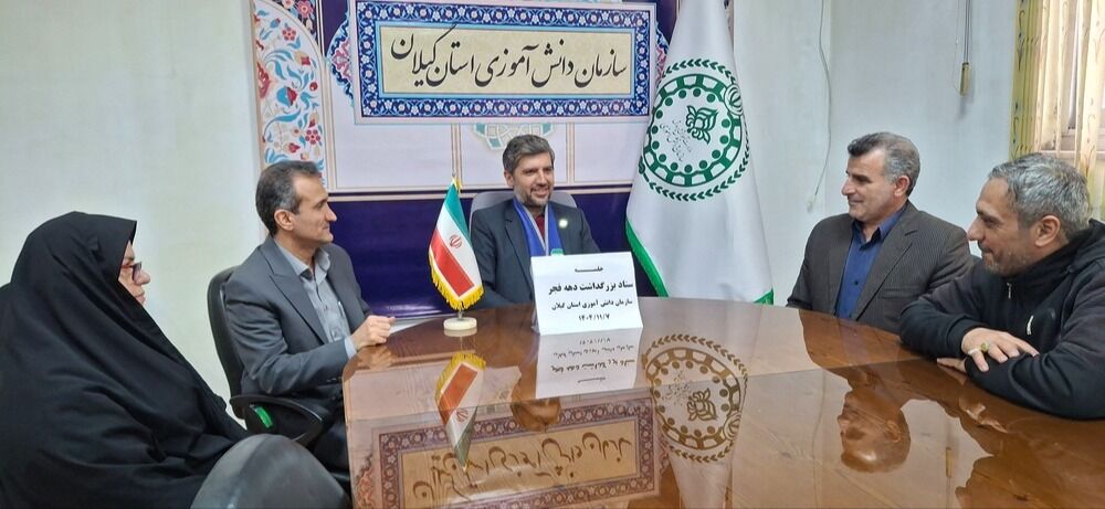 تشکل‌های دانش‌آموزی می‌توانند فضای جامعه را از التهاب درآورند