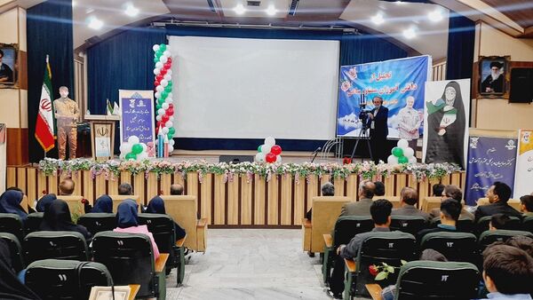 مراسم تجلیل از دانش‌آموزان ممتاز مدارس شاهد استان البرز