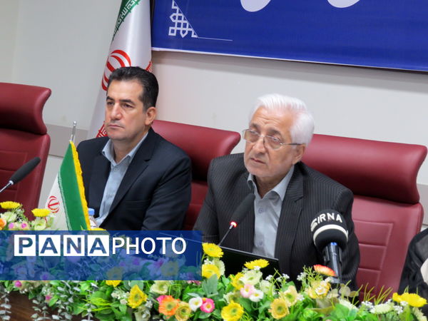 برگزاری دومین جلسه شورای آموزش و پرورش استان در محل استانداری 