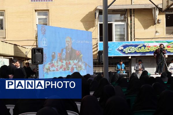 در دل این زمستان سخت و از پس سال‌ها، همچنان عطر آزادی به مشام می‌رسد