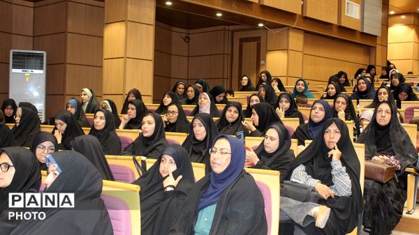 گرامیداشت هفته معلم در دانشگاه فرهنگیان کرمان 