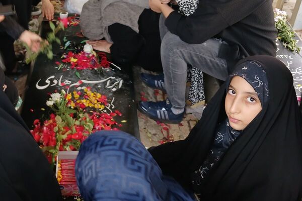 تجدید پیمان دانش‌آموز خبرنگاران پانا با شهدا درهفته دفاع مقدس