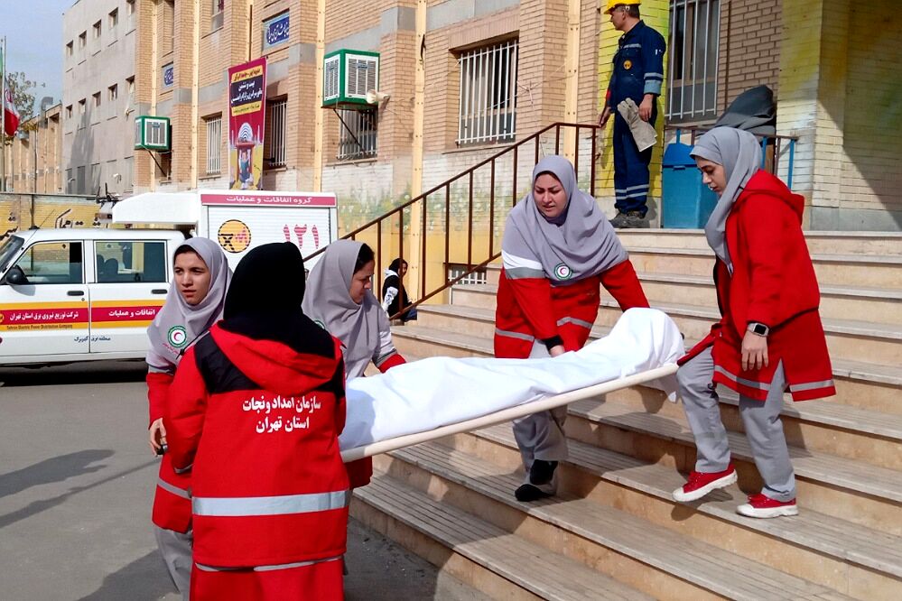 مانور سراسری زلزله در مدارس کهریزک و باقرشهر 
