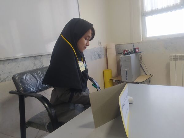 اجرای طرح مدادم در دبیرستان دخترانه امید 