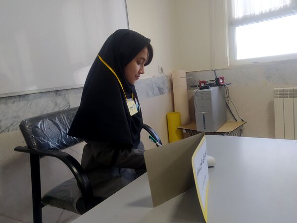 اجرای طرح مدادم در دبیرستان دخترانه امید 