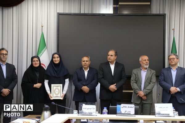 تجلیل از دانش‌آموزان ورزشکار و قهرمان آذربایجان شرقی