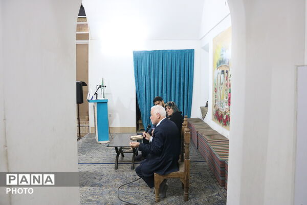 طنین غزلیات حافظ، در خانه شعر و ادب یزد 