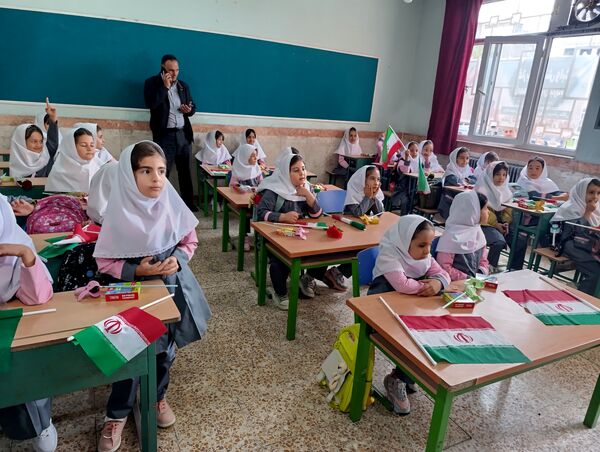 جشن شکوفه‌ها در ملکان؛ استقبال گرم از نوگلان دبستانی