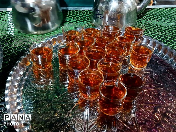  خدمت رسانی چایخانه حضرت زهرا 