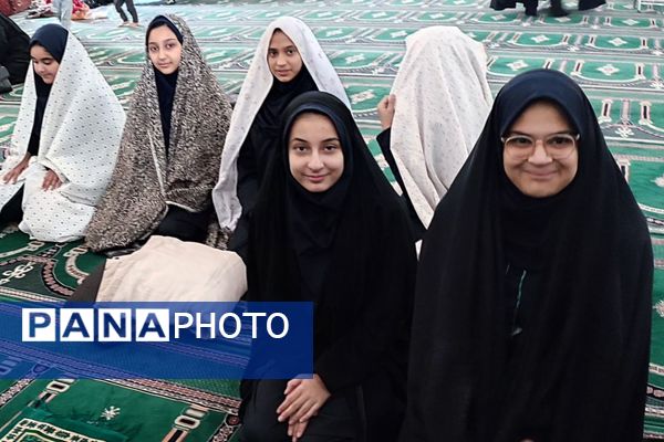 محفل انس با قرآن دانش آموزان دبیرستان مهر