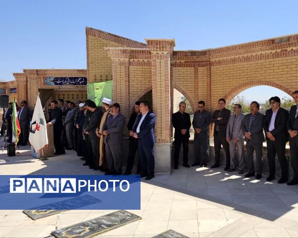 غبارروبی گلزار شهدای شهرستان فاروج 