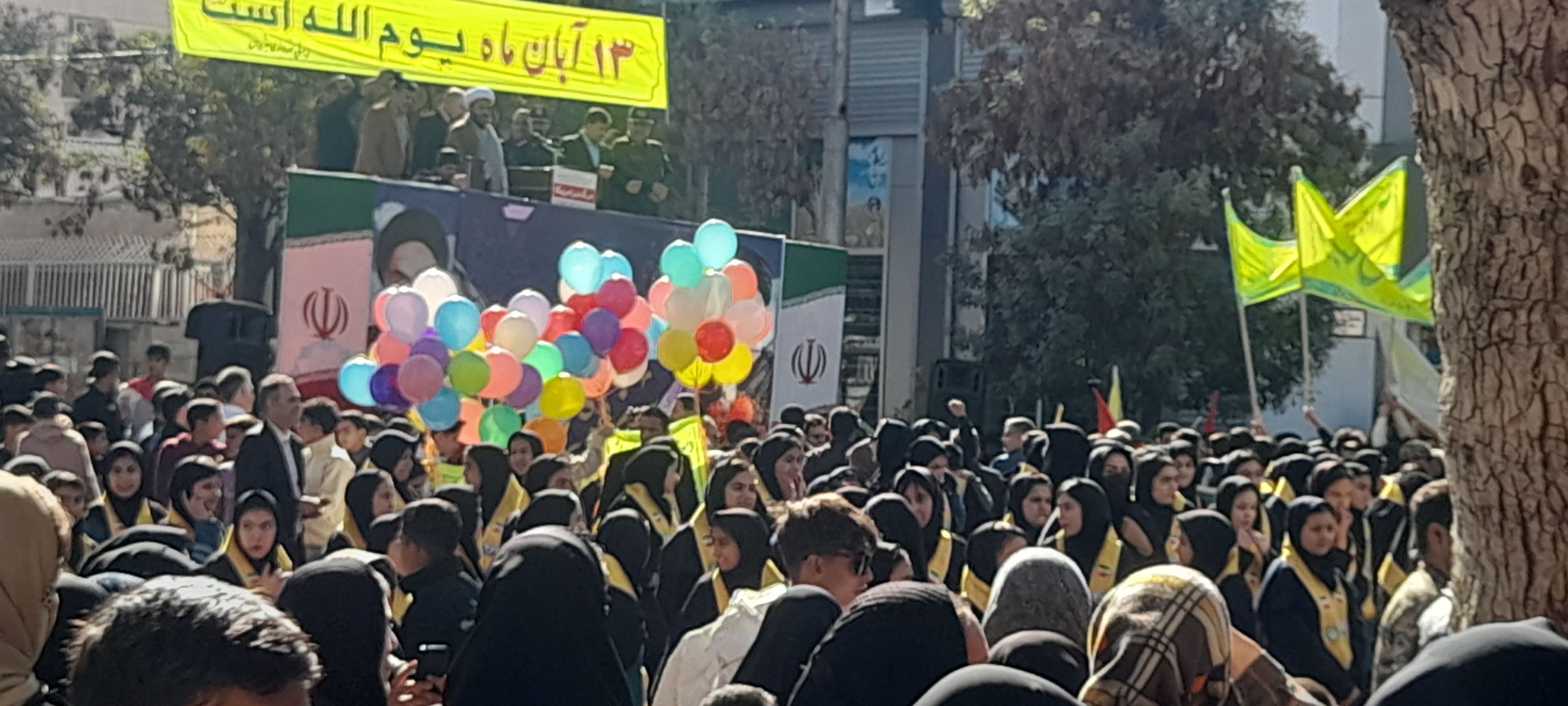 حضور باشکوه و جلوه گر دانش آموزان و اقشار مردم شهرستان شیروان در راهپیمایی ۱۳ آبان