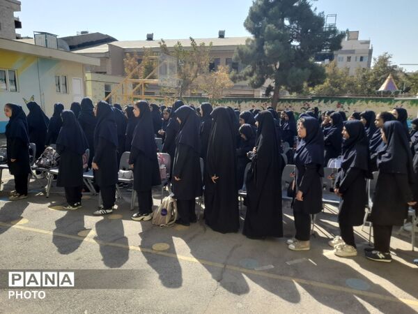 جشن جوانه‌ها در دبیرستان علی افشارنژاد