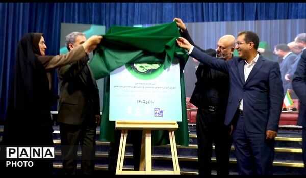 آغاز طرح ملی آموزش هوش مصنوعی در مدارس غیردولتی با حضور مقامات ارشد کشور در تبریز