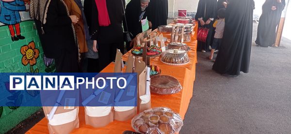 بازارچه هنر دخترانه توسط دانش‌آموزان انجمن اسلامی