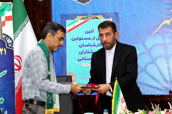 تجلیل از مربیان پیشتاز، مسئولان و فعالان سازمان دانش‌آموزی استان بوشهر