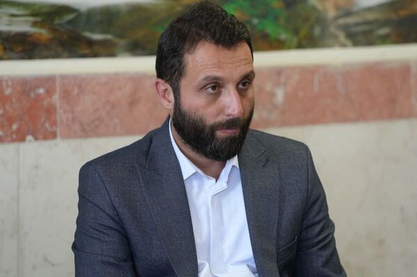 دیدار صمیمی امام جمعه فردیس با معلمان و دانش‌آموزان دبیرستان کاشانی‌پور