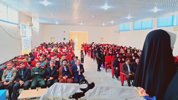 تجلیل از دانش‌آموزان نخبه مسابقات قرآن، عترت و نماز و تربیت‌بدنی