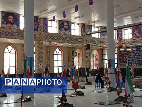 محفل شهدا در گلزار شهدای شهر بن 