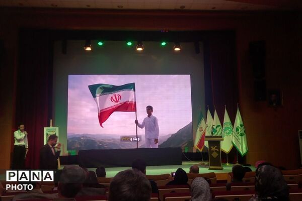 تجلیل از برگزیدگان پویش قصه‌نویسی ماکان نصیری