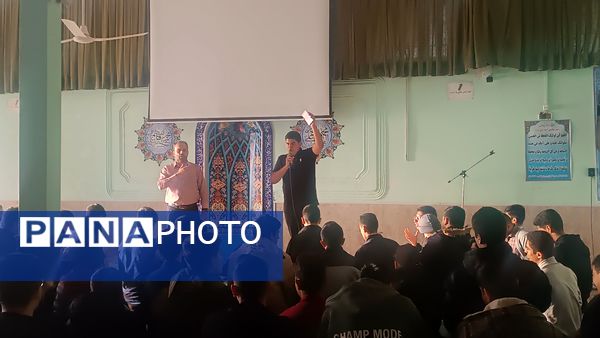 زیارت عاشورا در آخرین هفته آبان ماه در دبیرستان شاهد ابوذر غفاری 