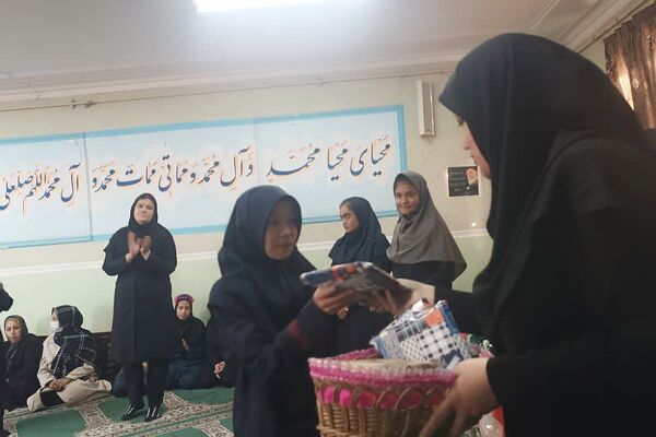 مراسم باشکوه میلاد حضرت زینب(س) و روز پرستار در مدارس شهرستان ورامین