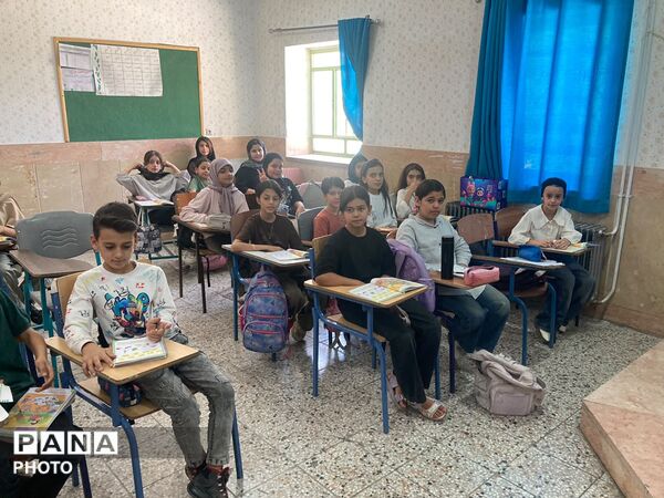  برپایی کلاس زبان انگلیسی ویژه اوقات فراغت در خاتم