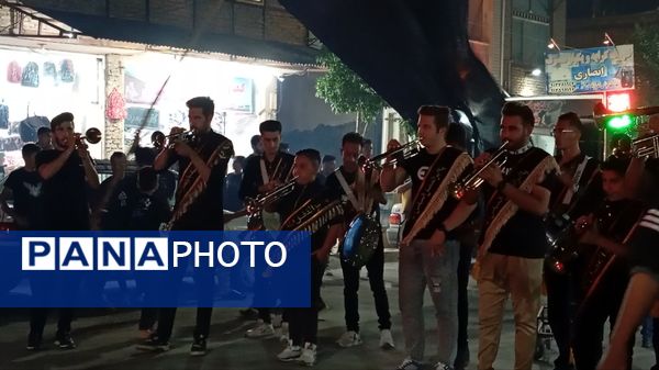 اهتزار پرچم ماه محرم در شهر بن 