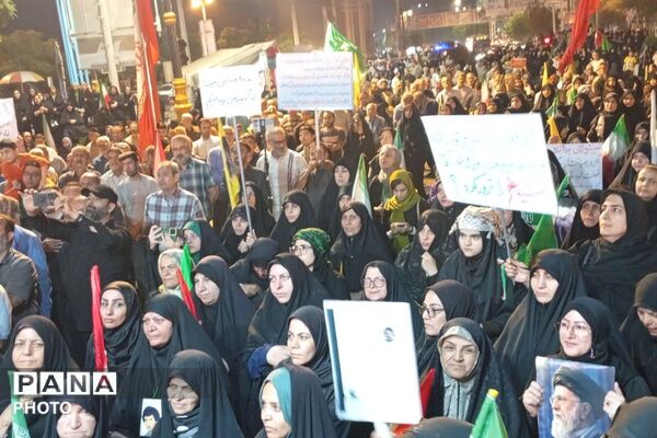 شور و حماسه مردمان شهرستان قرچک در صد و هفتمین شب از تجمعات مردمی