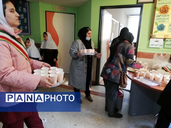 موکب دانش‌آموزی مدرسه ۲۲ بهمن به‌مناسبت ولادت حضرت مهدی (عج)