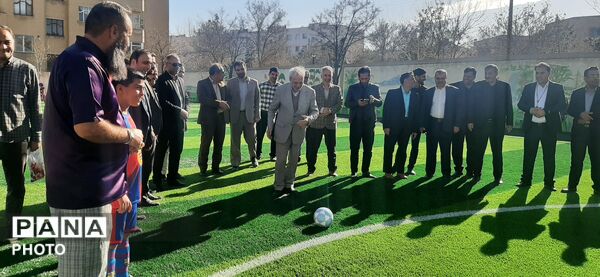 افتتاحیه زمین چمن در دبستان پسرانه گلستان ناحیه ۷ آموزش و پرورش مشهد مقدس 