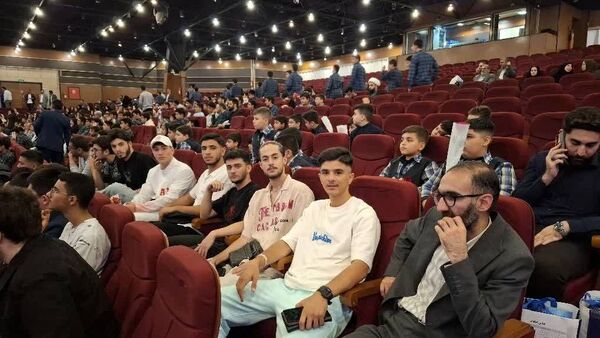 همایش طلایه‌داران دانش و بینش منطقه ۱۶