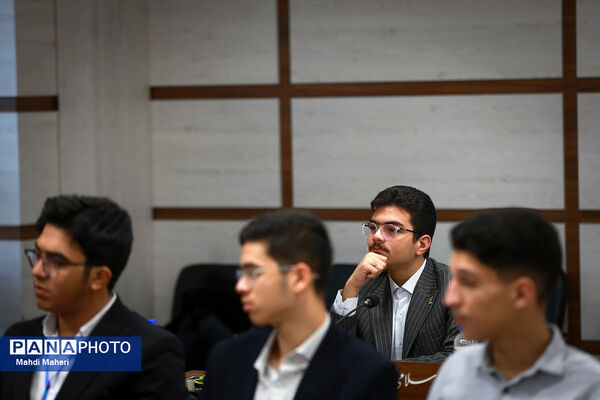 دومین روز نشست کارگروه تدوین سند دوازدهمین دوره مجلس دانش‌آموزی-1