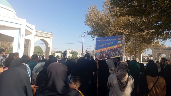 همایش پیاده روی خانوادگی در نیشابور