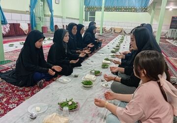 عزاداری سوگواران حسینی در مراسم شام غریبان روستای کمک سفلی