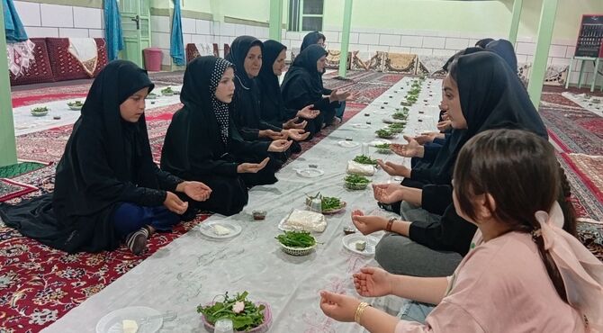 عزاداری سوگواران حسینی در مراسم شام غریبان روستای کمک سفلی