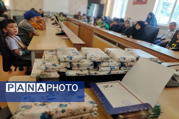 تجلیل از برگزیدگان پویش رأی با خانواده در نیشابور