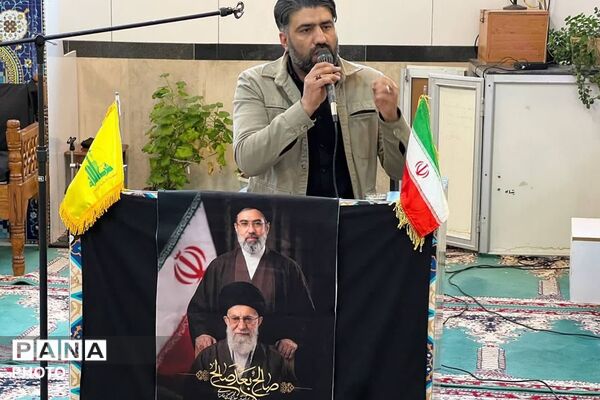 مراسم چهلم رهبر شهید در مسجد جامع شهرستان فیروزکوه 