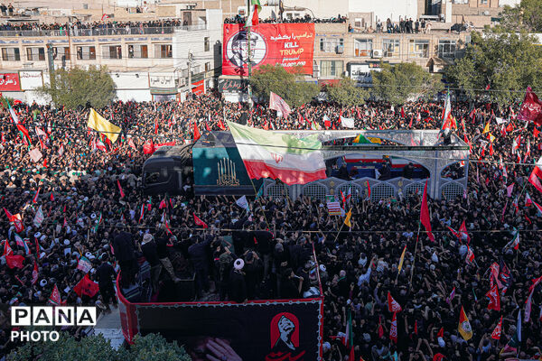 تشییع پیکر رهبر شهید انقلاب در مشهد مقدس-۳