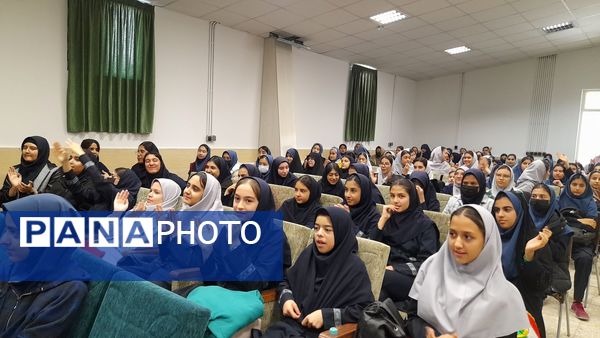 جشن ستارگان ویژه دانش آموزان برتر دبیرستان نورالهدی 