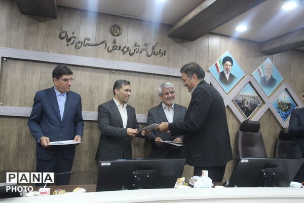 تلاشگران عرصه سوادآموزی زنجان در قاب تجلیل