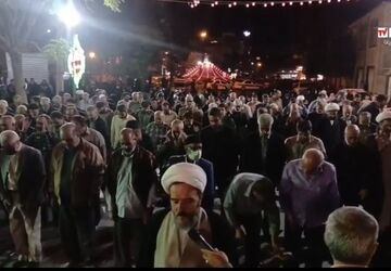 میعادگاه منتظران؛ نماز استغاثه در جوار بقعه آیت‌الله فاضل گروسی